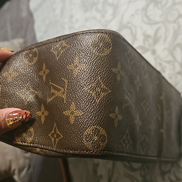 LOUIS VUITTON Monogram Canvas Looping GM - Picture 7 of 13